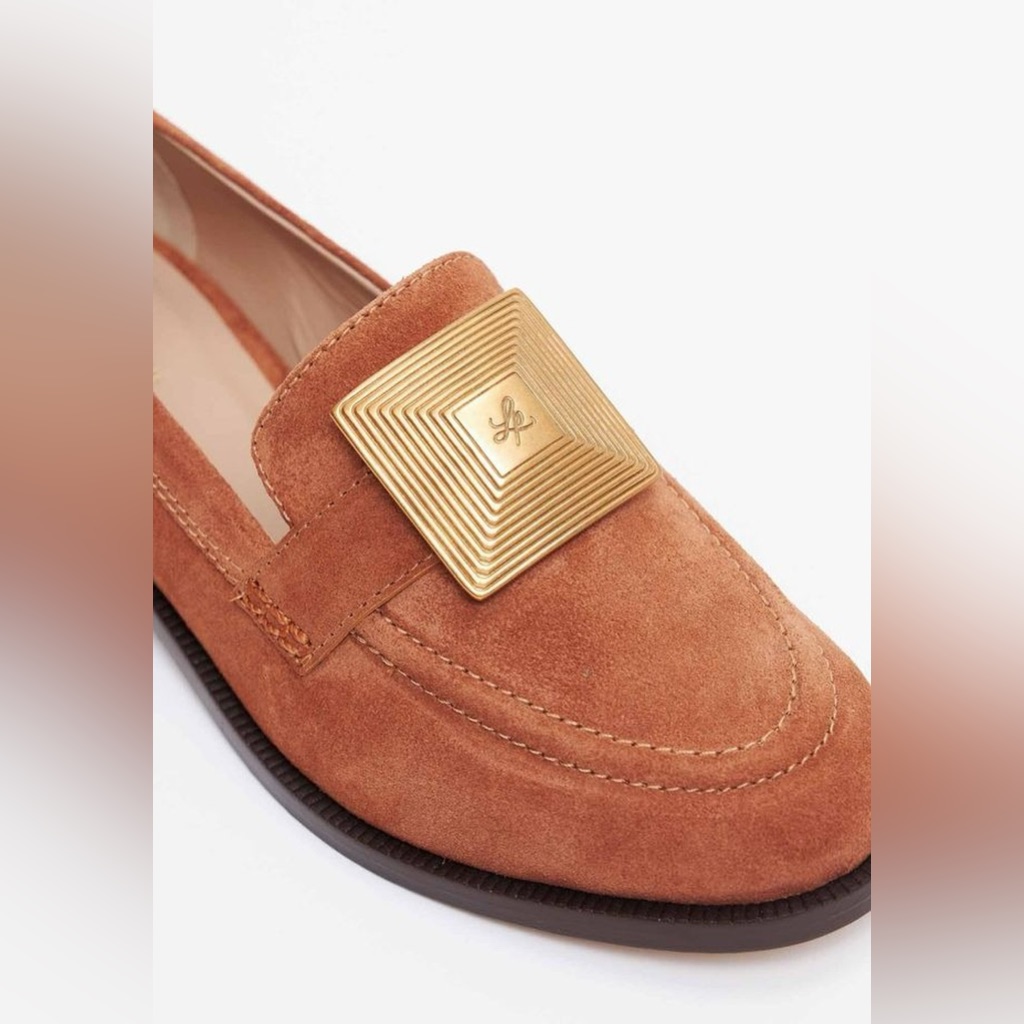 Elegant Tan Loafers With Gold Accent